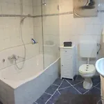 فيرينفونونغ كرامرغاسيه شقة